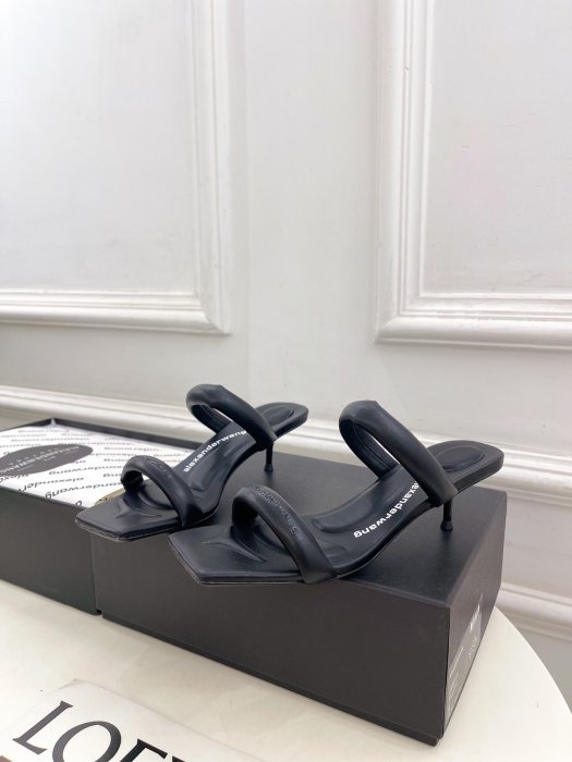 Босоножки фото 3