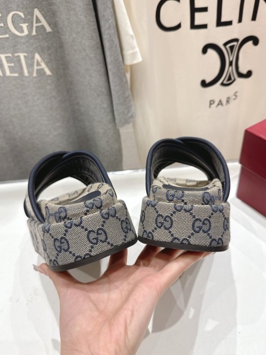 Шлепанцы фото 8