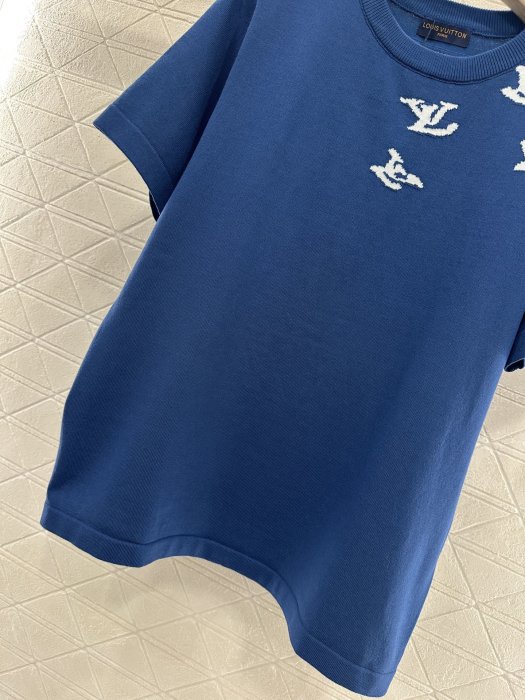 T-shirt women's фото 5