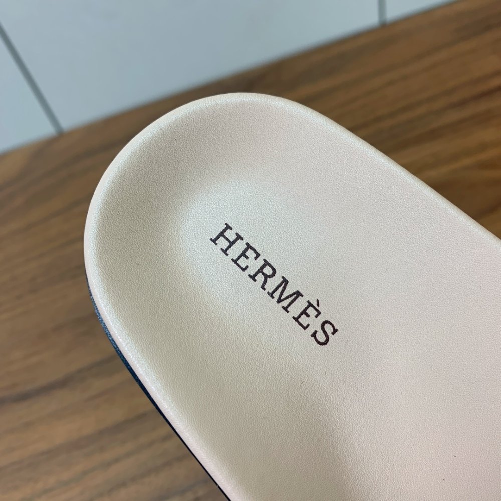 Шльопанці жіночі фото 6