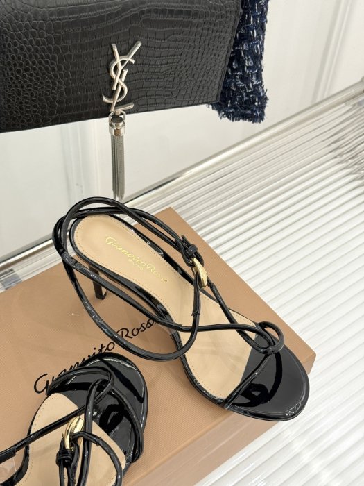 Sandals on stud фото 5