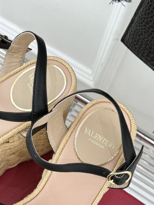 Босоножки фото 8