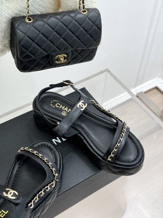 Шлепанцы фото 5