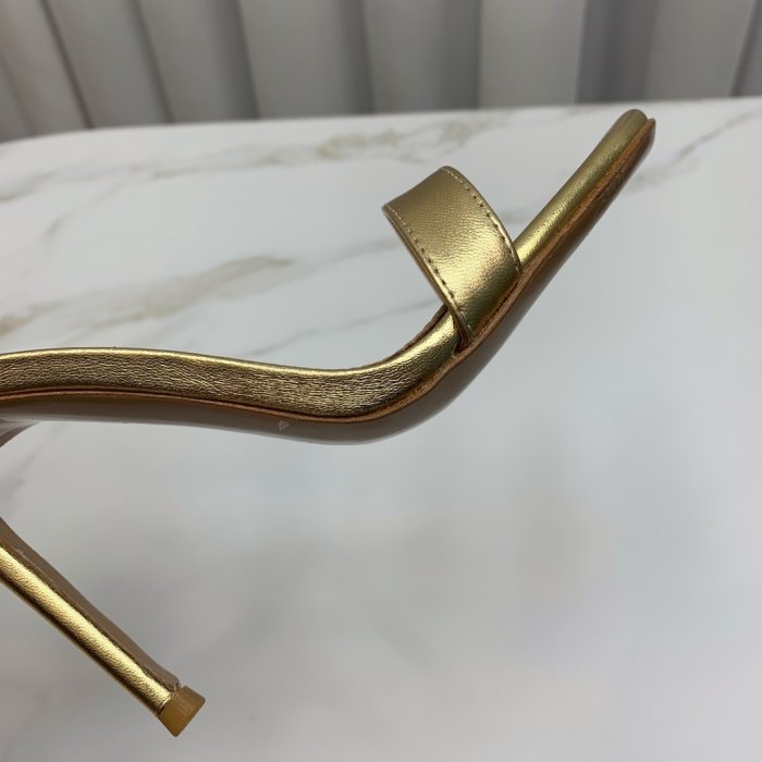 Босоножки фото 8