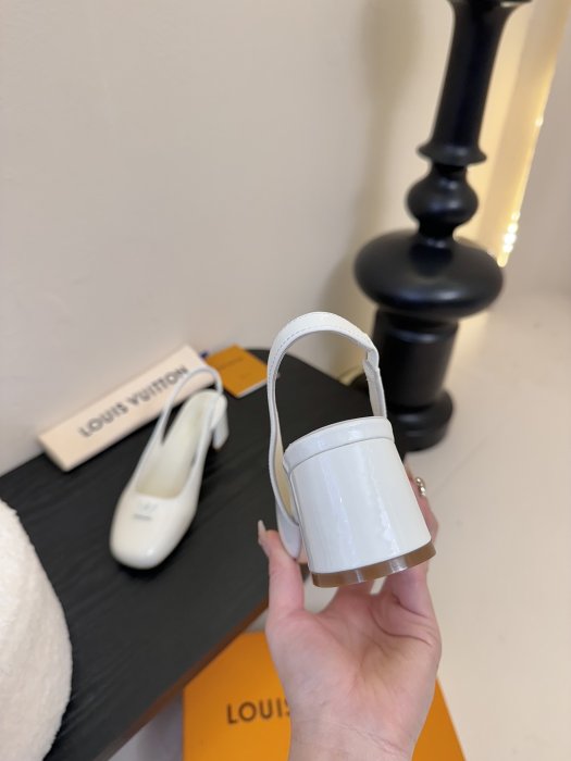 Босоножки фото 6