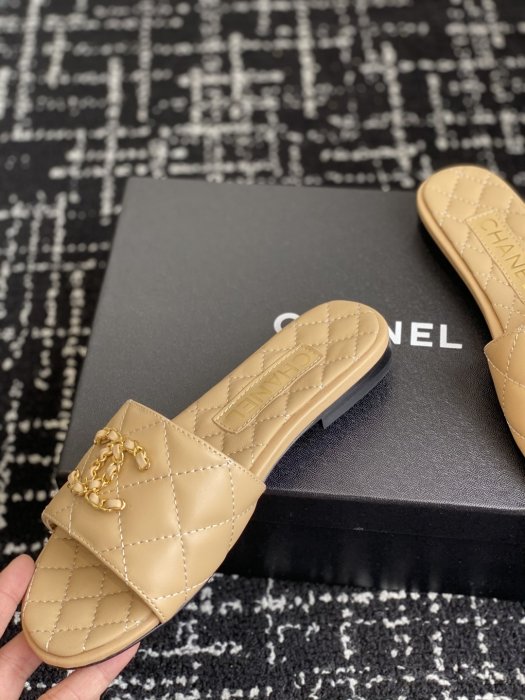 Шлепанцы женские фото 7