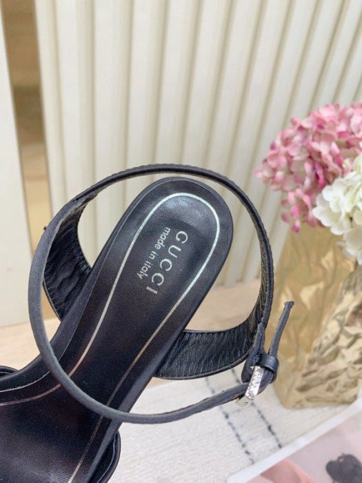 Босоножки фото 4