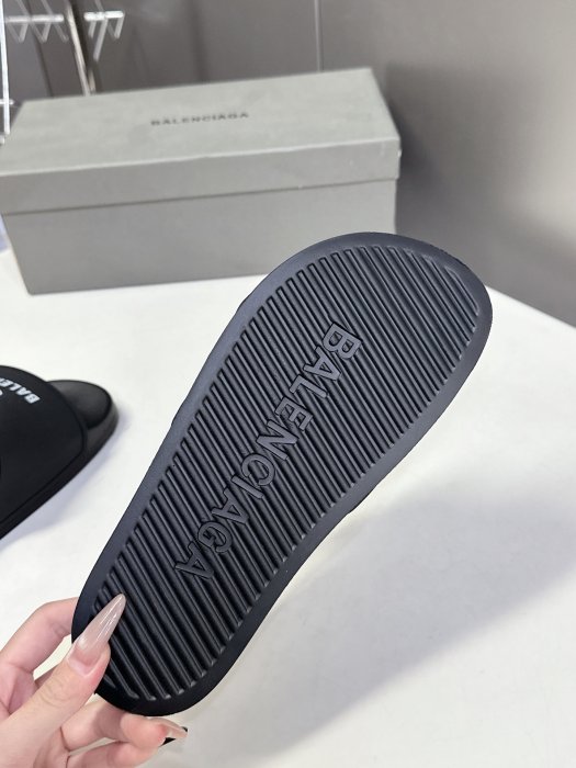 Шлепанцы фото 9