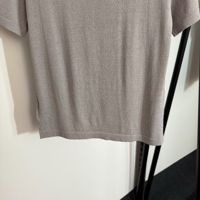 Футболка жіноча фото 2