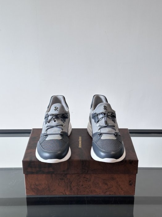 Кросівки фото 2