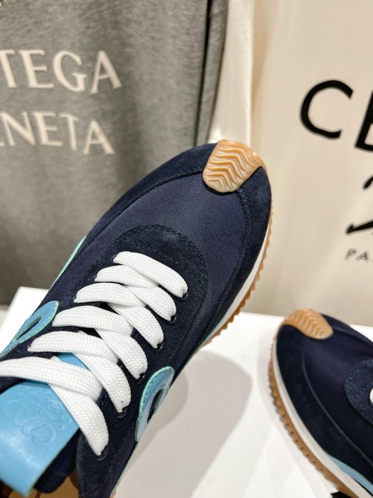 Кроссовки женские фото 9