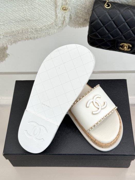 Шлепанцы фото 9