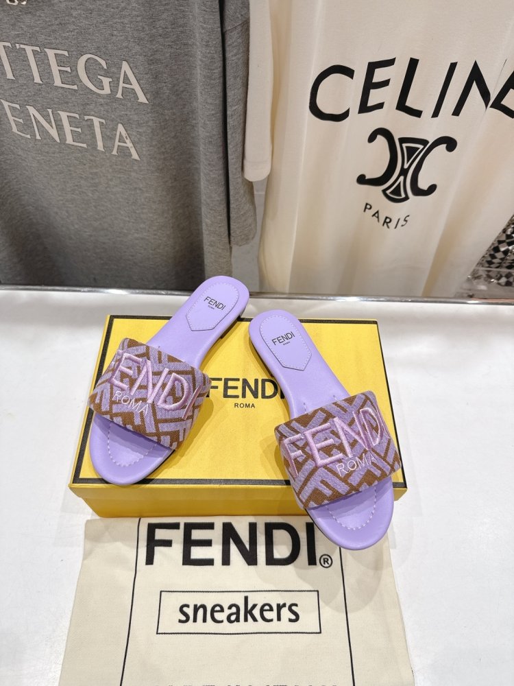 Шлепанцы женские фото 2