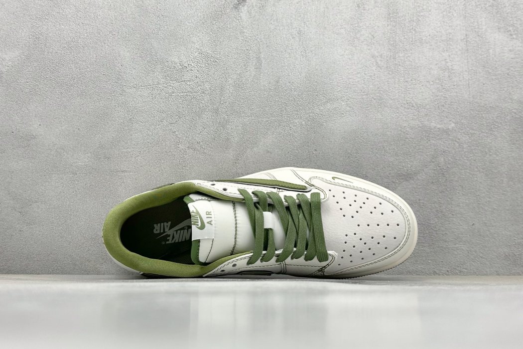 Кроссовки Travis Scott x Nike Air Jordan 1 Low x Supreme фото 3