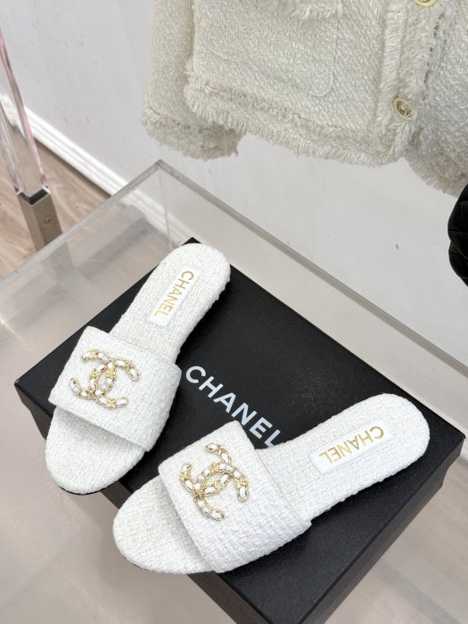 Шлепанцы женские фото 2