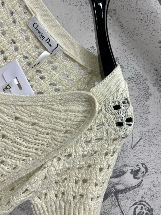 T-shirt women's фото 6