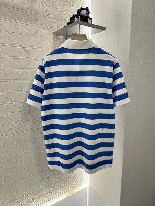 T-shirt women's фото 2