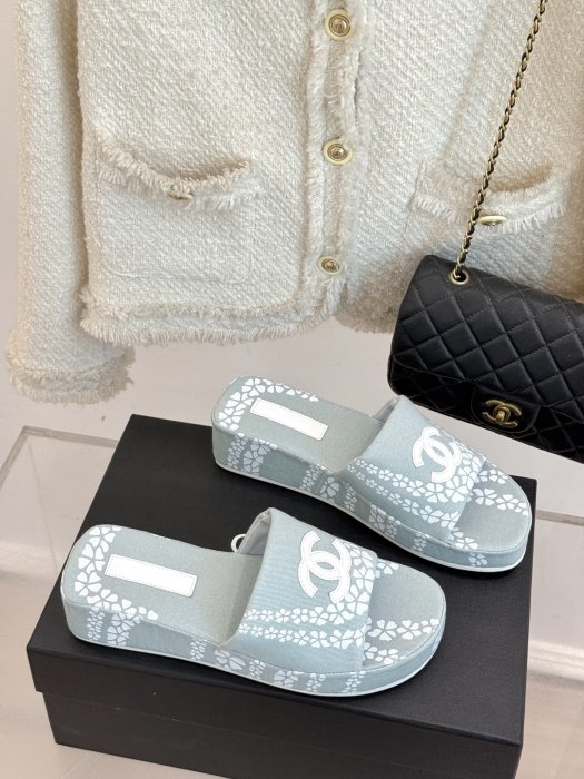 Шльопанці жіночі фото 3