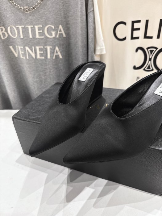 Босоножки фото 7