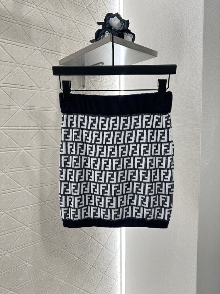 T-shirt women's фото 8