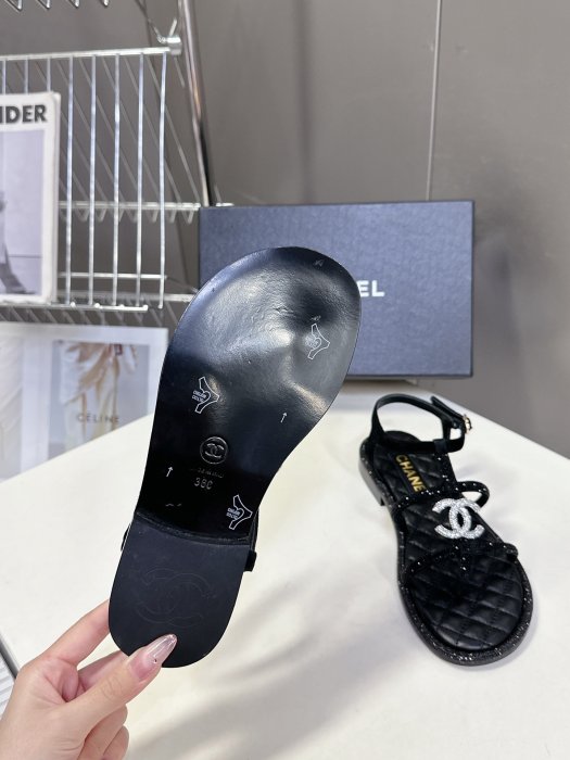 Сандалі жіночі фото 9