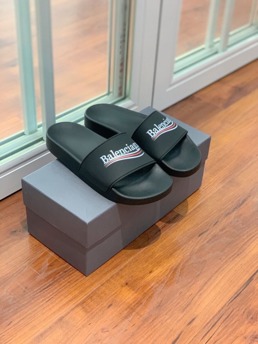 Шлепанцы фото 4