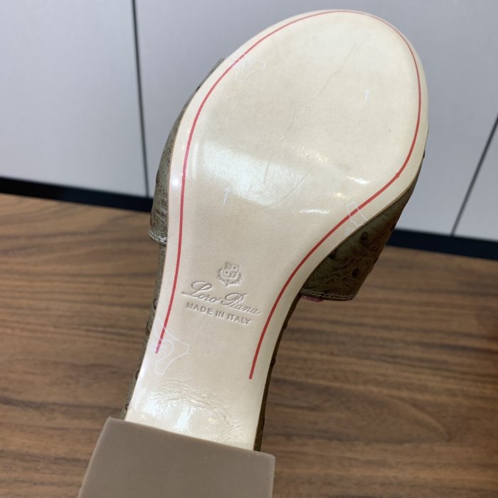 Шлепанцы фото 8