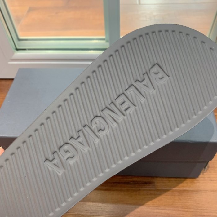 Шлепанцы фото 9