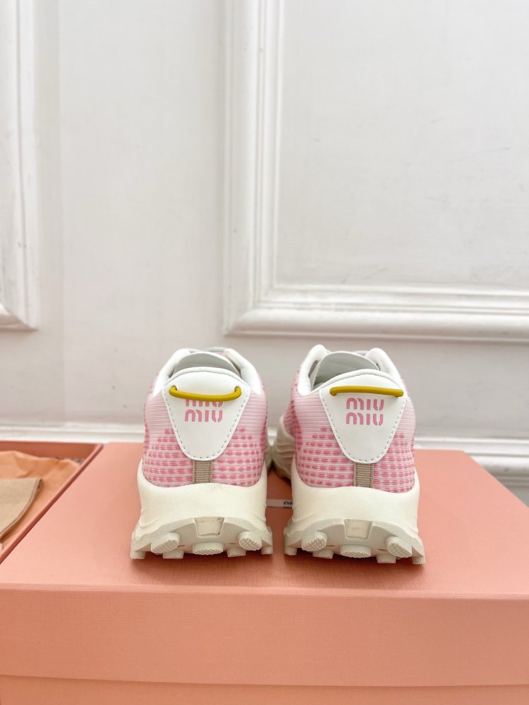 Кросівки жіночі фото 7