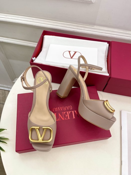 Босоножки фото 5