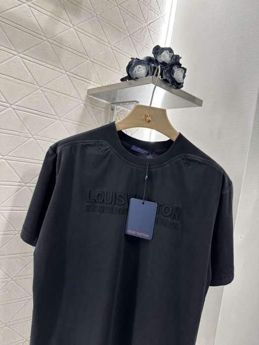 T-shirt women's фото 3