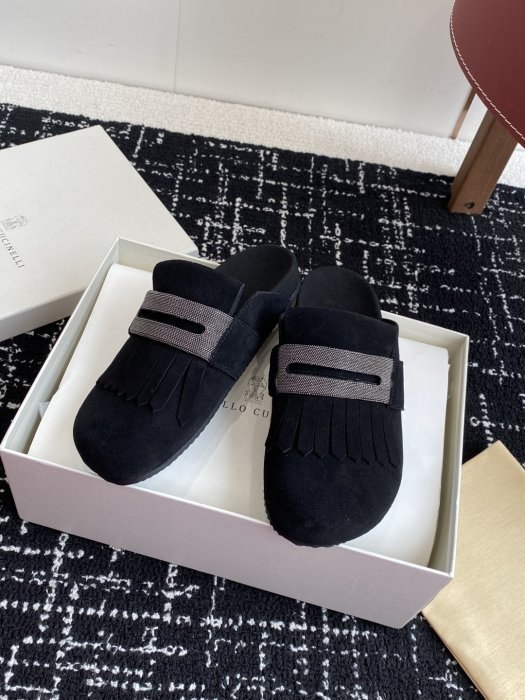 Шлепанцы фото 5