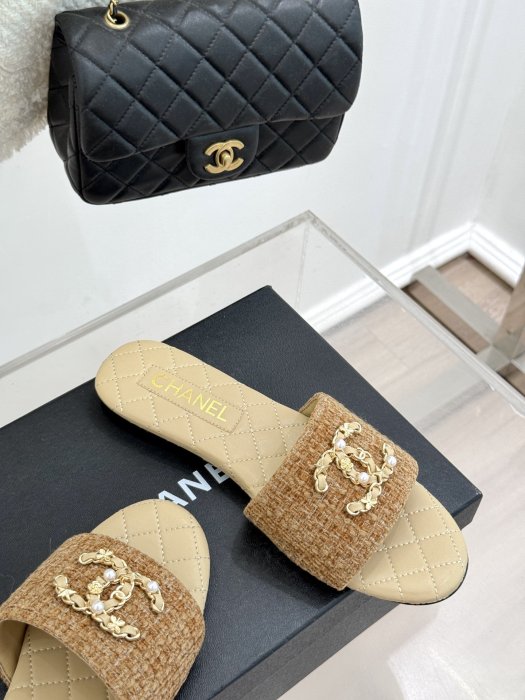 Шлепанцы женские фото 5