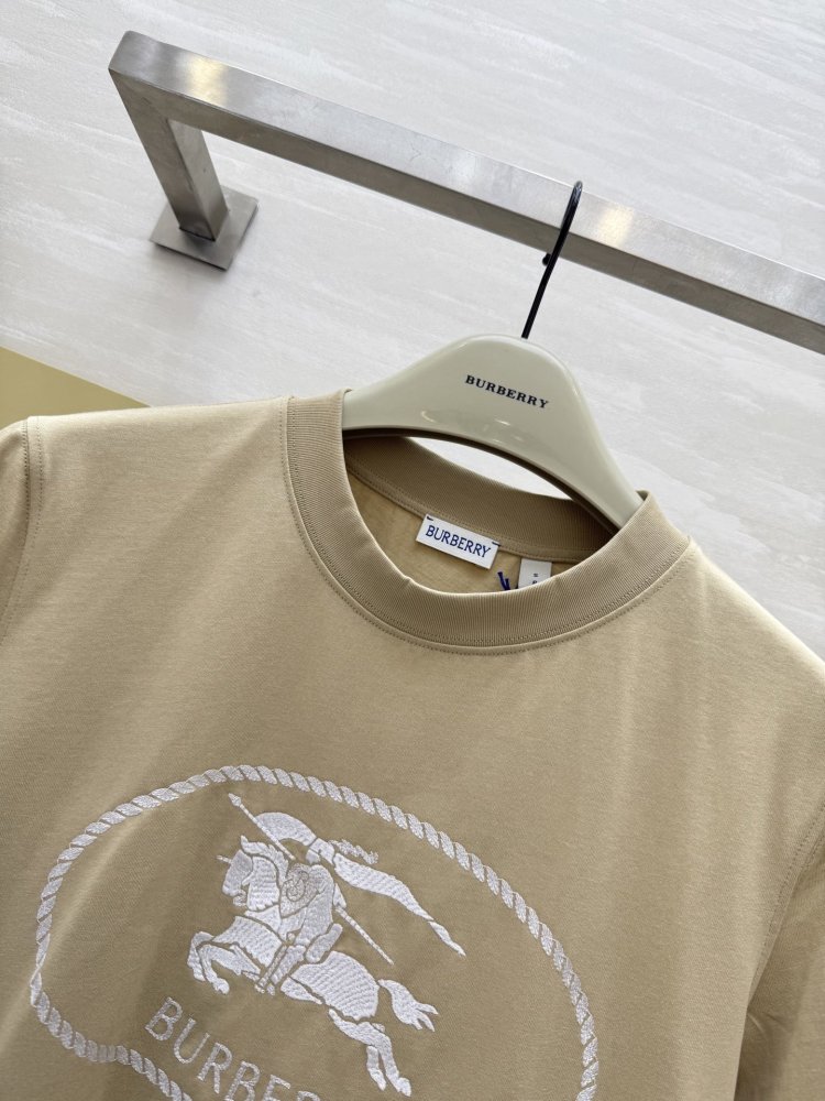 Футболка жіноча фото 4