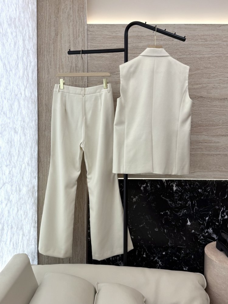 Костюм жіночий фото 2