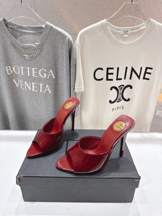 Босоножки фото 3