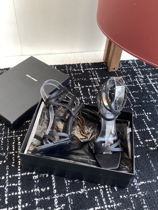 Босоножки фото 5