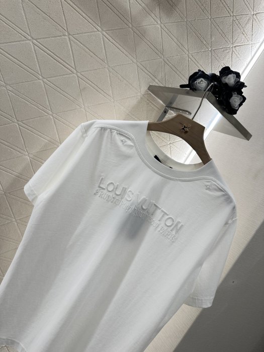 T-shirt women's фото 8