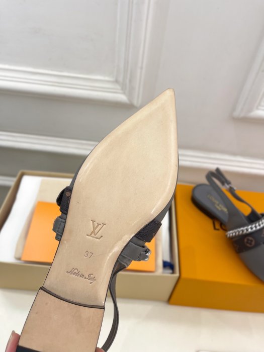 Босоножки фото 9