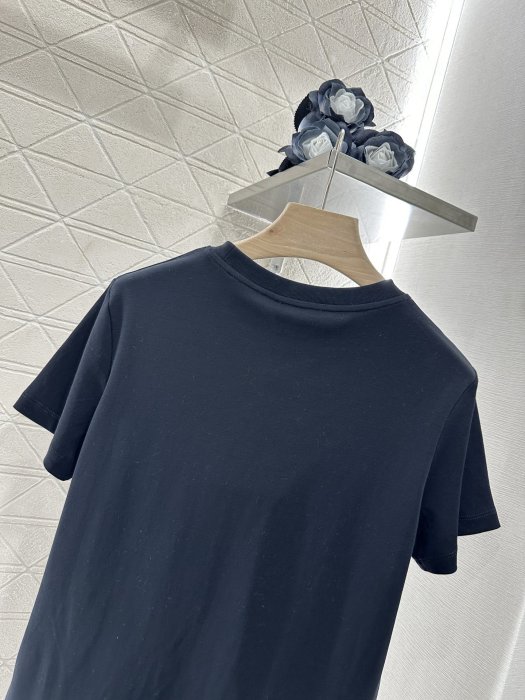 Футболка жіноча фото 4