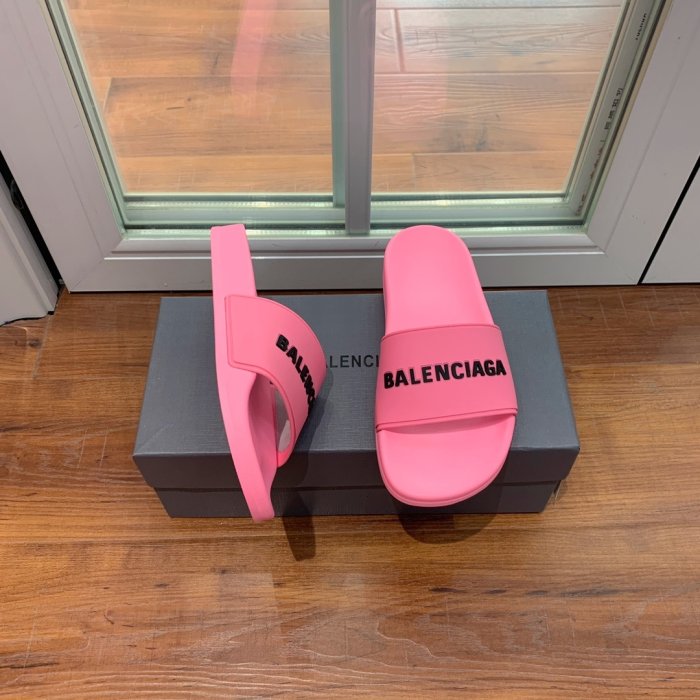 Шлепанцы фото 2