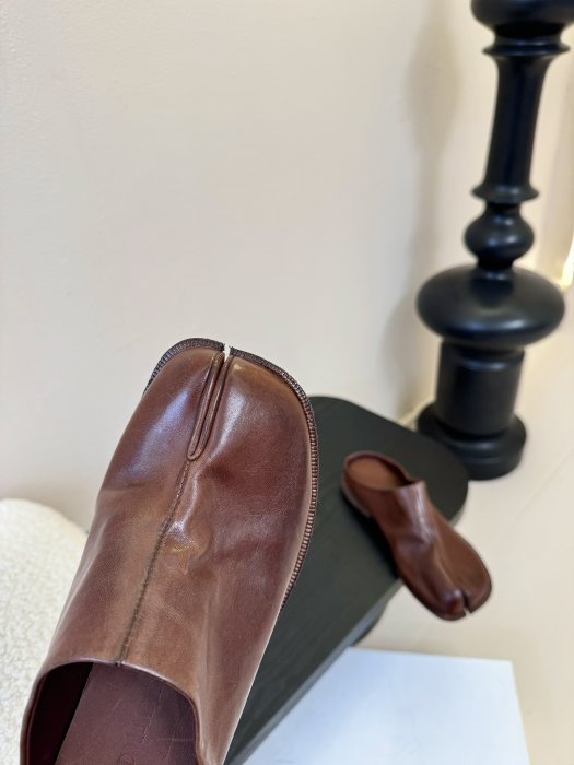 Мюли с раздвоенным носком фото 6