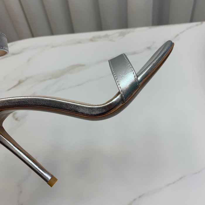 Босоножки фото 7