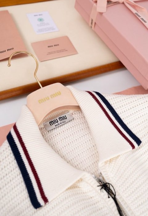 Blouse on lightning фото 4