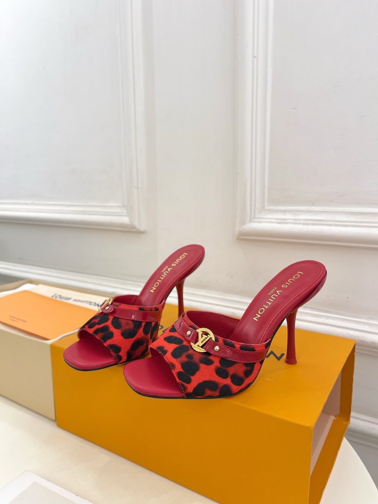 Босоножки фото 3