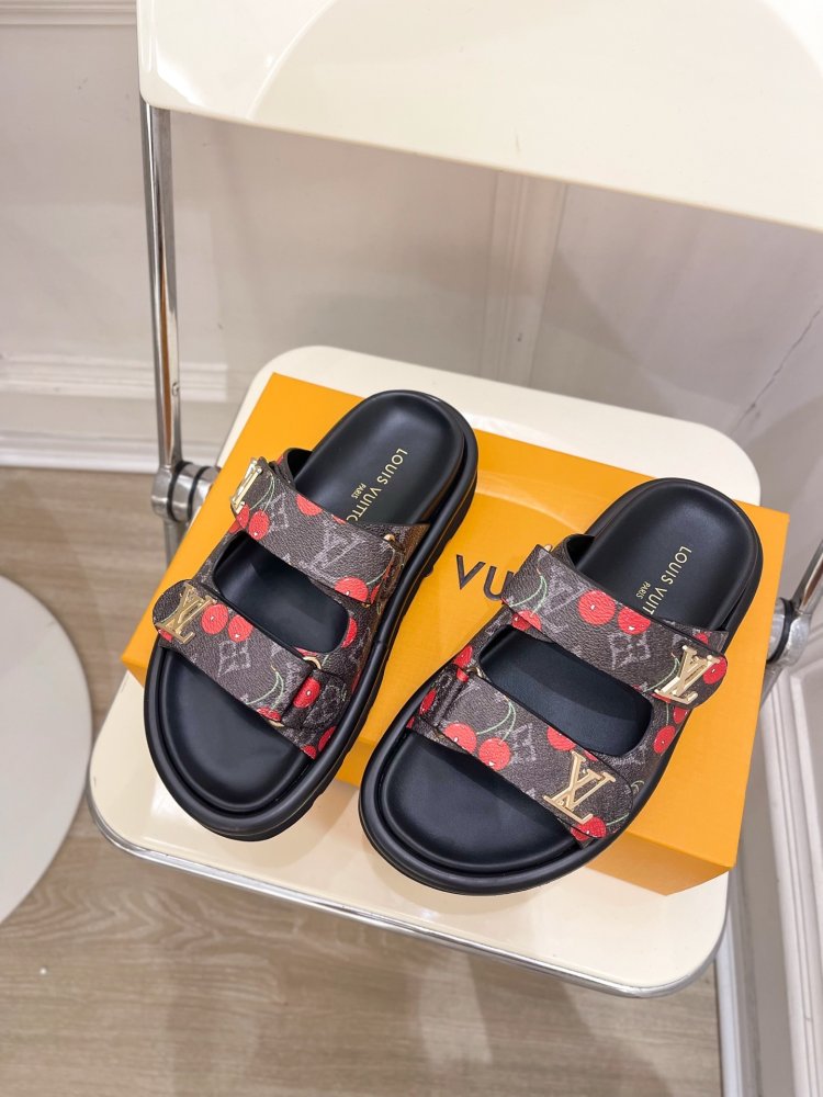 Шльопанці жіночі фото 5