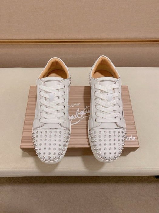 Кросівки чоловічі