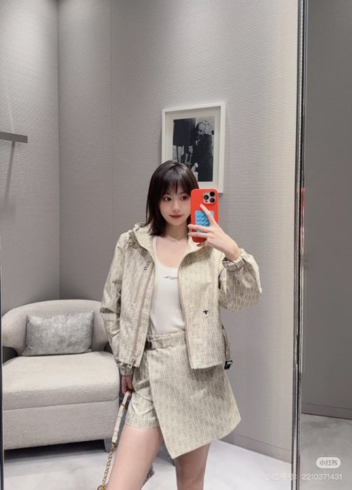 Куртка жіноча фото 8