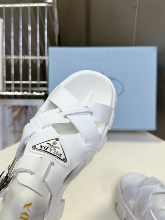 Сандалии женские фото 7