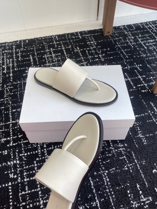 Шлепанцы женские фото 6